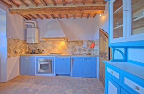 Poggibonsi Apartment | Beautiful apartment for 6 guests with A/C, WIFI, pool, TV and panoramic view, close to San Gimig.