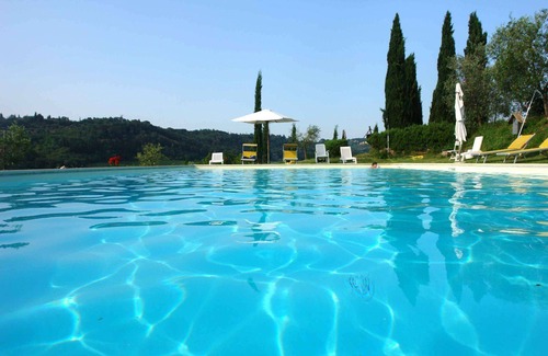 Poggiarello Villa | Beautiful apartment in villa with pool, WIFI, TV, patio and panoramic view, close to San Gimignano
