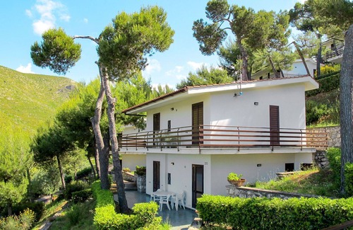 Sperlonga Apartment | Beautiful apartment for 3 guests with pool, A/C, WIFI, TV, terrace and pets allowed