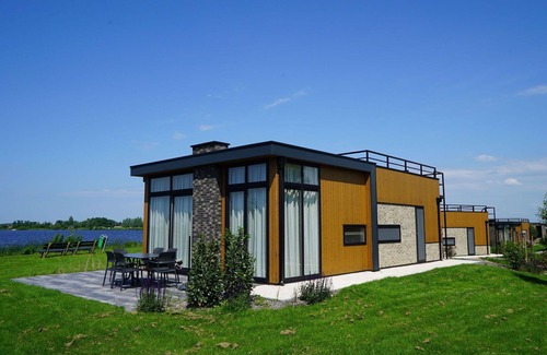 Vleteren House | Beautiful apartment in villa for 6 guests with WIFI, TV and terrace