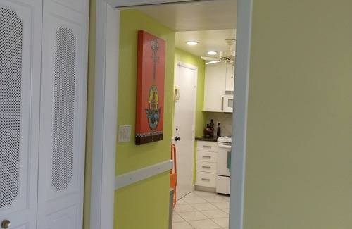 Hollywood South Central Beach Condo | Beautiful apartment on the beach. Look at the sea from your balcony .