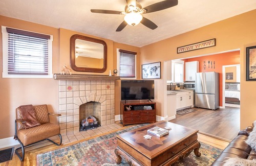 East Price Hill Apartment | Beautiful Apartment! Only 4 Miles From Downtown Cincinnati