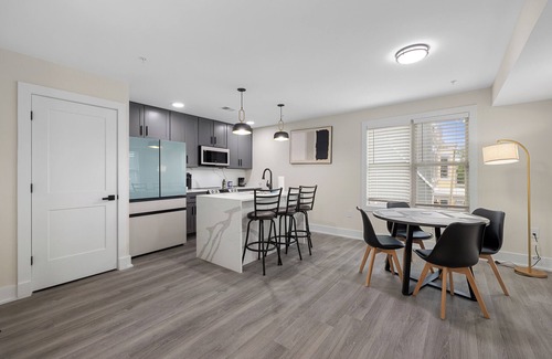 Columbia Heights Apartment | Beautiful Apartment Duplex near Metro