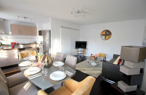 Serris Apartment | Beautiful apartment Val d'Europe, 10mn Disneyland (ELBE5)