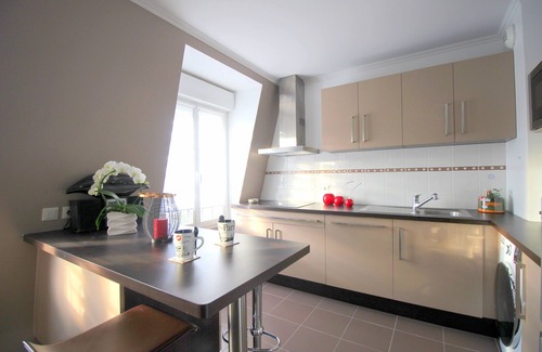 Serris Apartment | Beautiful apartment Val d'Europe, 10mn Disneyland (ELBE5)