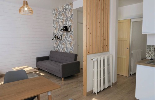 Tregastel Apartment | Beautiful apartment with WIFI 400m from the beach in the center of TREGASTEL