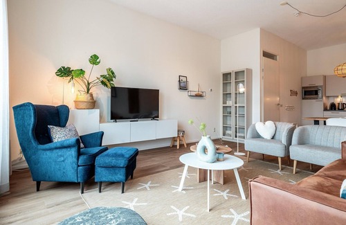 Vissershaven House | Beautiful apartment with harbour views.