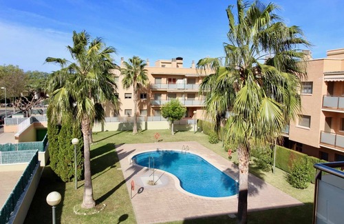 Cambrils Apartment | Beautiful apartment with terrace and swimming pool 1300m from Vilafortuny beach