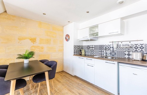 Bordeaux Sud Apartment | Beautiful apartment with Parking at Bordeaux