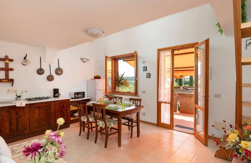 Sughera Apartment | Beautiful apartment with WIFI, A/C, pool, TV, patio and panoramic view, close to San Gimignano