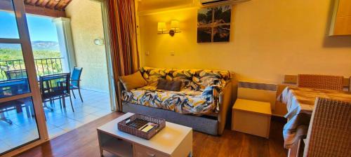 Agay Apartment | Beautiful apt with AC and swimming pool