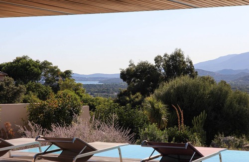 Cirendinu House | Beautiful architect-designed, contemporary villa, 4 bedrooms 8 people, with swimming pool.