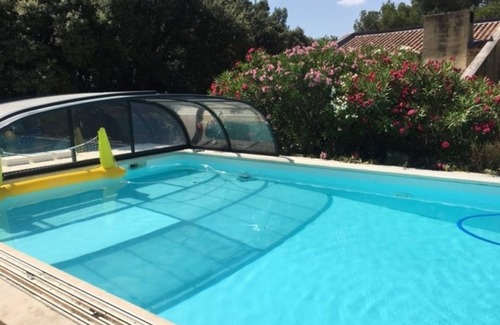 Saze Villa | Beautiful architect-designed air-conditioned villa 10 mn Avignon, greenery, sheltered pool
