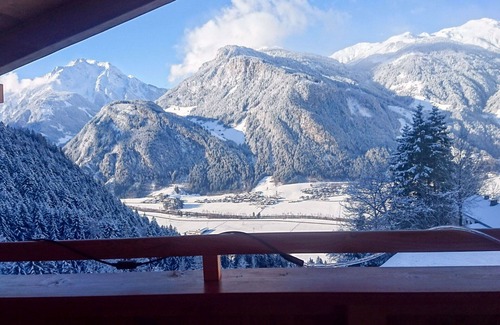 Ramsau im Zillertal Apartment | Beautiful apartment for 8 guests with WIFI, TV, patio and panoramic view