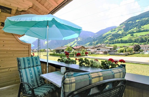 Ramsau im Zillertal Apartment | Beautiful apartment for 6 people with WIFI, TV and balcony