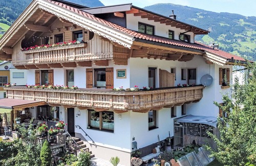 Ramsau im Zillertal Apartment | Beautiful apartment for 6 people with WIFI, TV and balcony