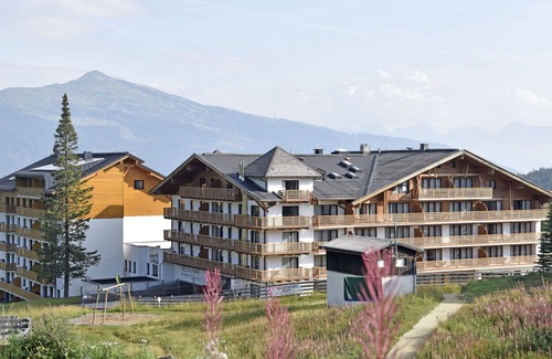 Katschberg Apartment | Beautiful apartment for 4 guests with pool, WIFI, balcony, pets allowed and panoramic view