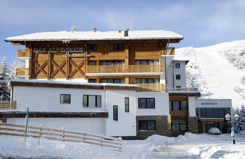 Katschberg Apartment | Beautiful apartment for 4 guests with pool, WIFI, balcony, pets allowed and panoramic view