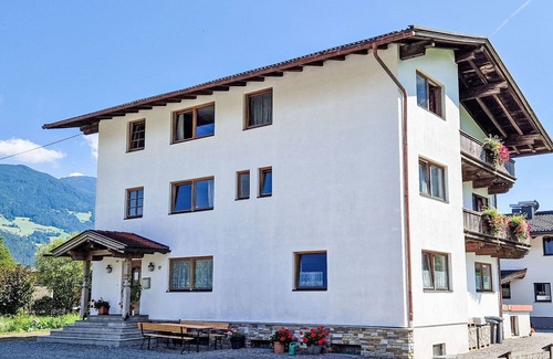 Strass im Zillertal House | Beautiful private villa for 24 people with WIFI, TV and balcony