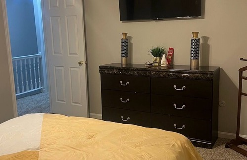 Overlea House | Beautiful Baltimore County home 15 minutes from Inner harbor