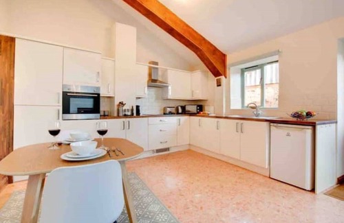North Walsham House | Beautiful Barn Conversion in Norfolk With Hot Tub