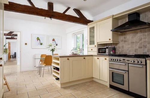 Pershore House | Beautiful barn Conversion in Countryside Setting