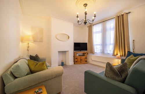 Bath House | Beautiful Bath Home - Sleeps 7, Perfect for Families or Friendship Groups