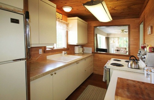 Nobel Cottage | Beautiful Bay in the township of Parry Sound/Nobel
