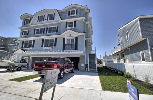 Avalon House | Beautiful Bayfront in heart of Avalon