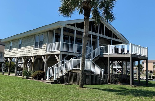 Ocean Isle Beach House | Beautiful beach house located on the Intracoastal Waterway with Canal Access!