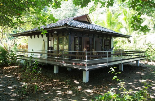 Cocles Cabin | Beautiful beach front bungalow with stunning beach and sea views