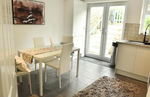 Rhos on Sea House | Beautiful Beach Front Cottage