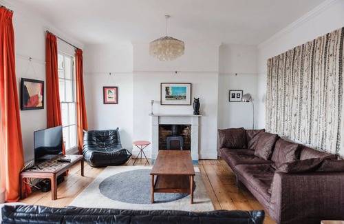 St Leonards-On-Sea House | Beautiful Beachfront Townhouse