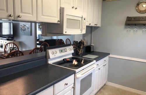 Sugar Beach House | *Beautiful Beach Getaway* 2 Bedroom/2.5 Bathroom Gulf Side Townhouse