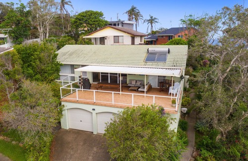 Crescent Head House | BEAUTIFUL BEACH HOME WITH EXPANSIVE DECK, WI-FI & NETFLIX