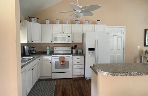Surfside Beach House | Beautiful Beach House with Private Pool