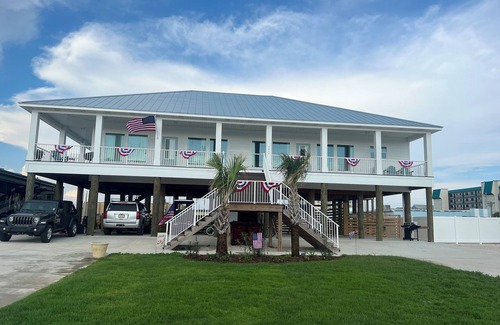 Navarre Beach House | Beautiful Beach Home Steps from the crystal blue waters of Navarre Beach!