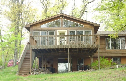 Markville Cabin | Beautiful Beach, State Park/Lake Access (No dogs)