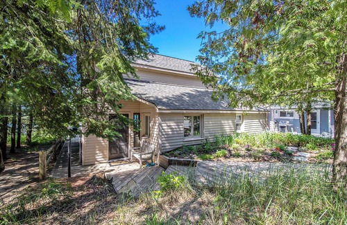 Lake Township House | Beautiful Beachfront Home on Crystal Lake