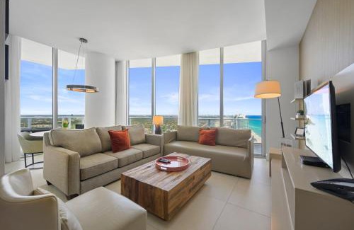 Hollywood South Central Beach Apartment | Beautiful Beachfront Penthouse