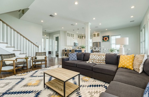 Galveston House | Beautiful Beachfront on East Beach w/Fenced Yard, Private Dune Walkover