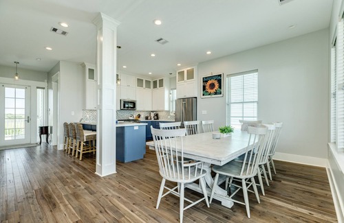 Galveston House | Beautiful Beachfront on East Beach w/Fenced Yard, Private Dune Walkover
