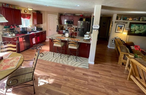 Southwest Bend House | Beautiful Bend Home, sleeps 9,Near Old Mill.