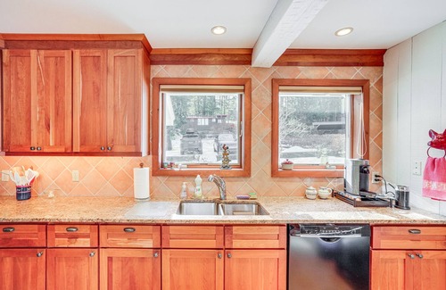 Great Barrington Cottage | Beautiful Berkshires Cottage on Lake Buel