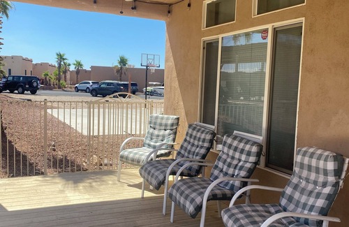 Mohave Valley House | Beautiful Big House one block from the Colorado River