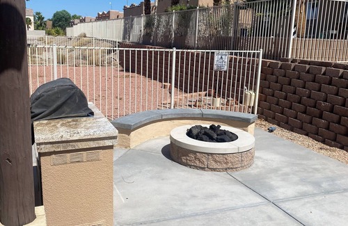 Mohave Valley House | Beautiful Big House one block from the Colorado River