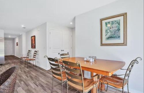 Indian Trails House | Beautiful Bracken Ln Bungalow