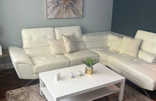 Maywood Apartment | Beautiful brand new apartment close to O’Hare