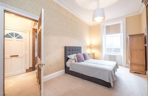 Murrayfield Apartment | Beautiful & bright 2 bed flat