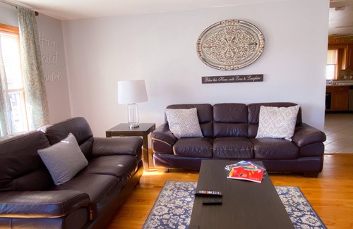 Paterson Apartment | Beautiful & Bright - 3 Bedroom 2 Bath in Paterson, NJ Minutes From NYC